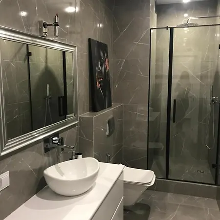 Aquamarine Apartment *